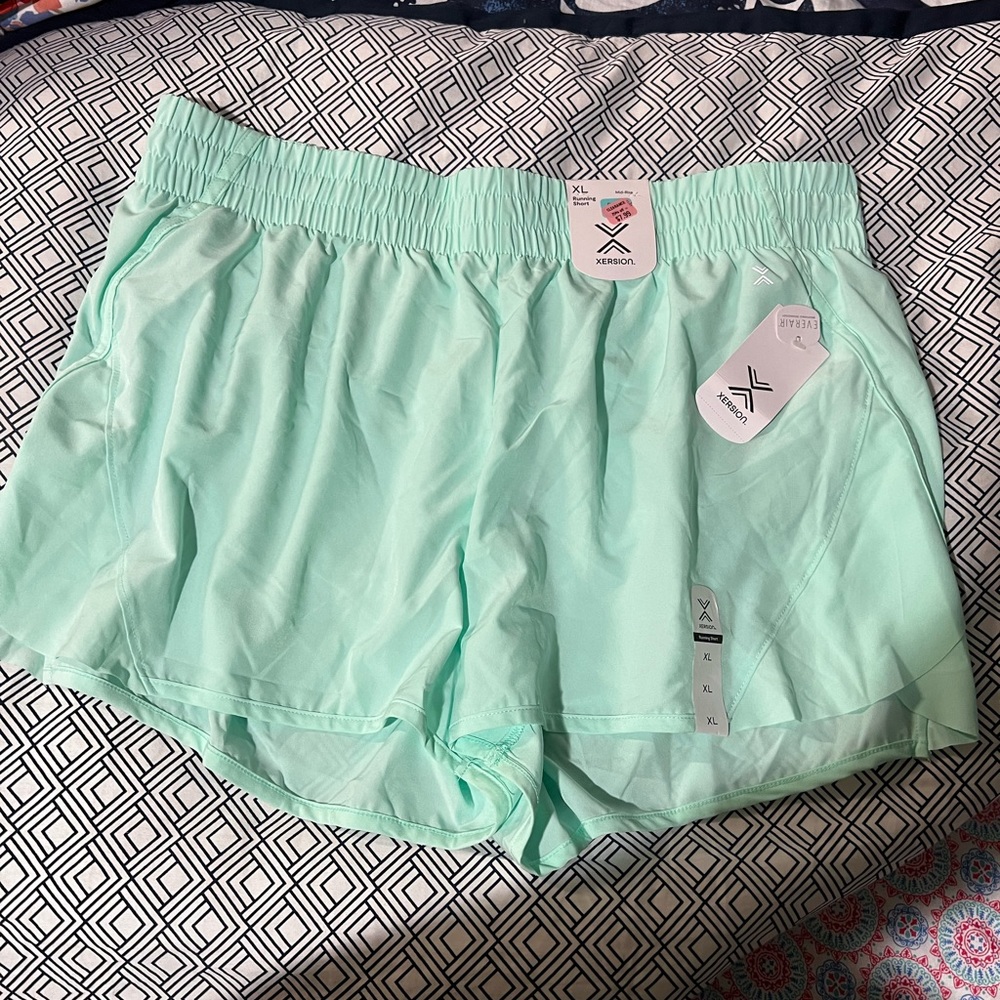 Xersion Running Shorts size xl. NWT. Mint green.